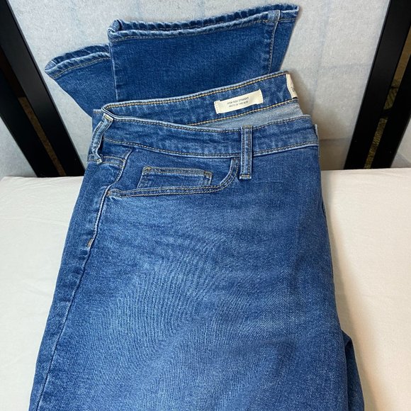 Universal Thread High Rise Straight Fitted Denim Jeans Medium Wash Blue NWT - Picture 5 of 10